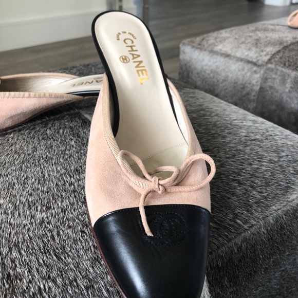 Chanel.  ***SOLD*** - Picture 4 of 4